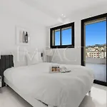 Ref 2027 - Centre - For Rent *