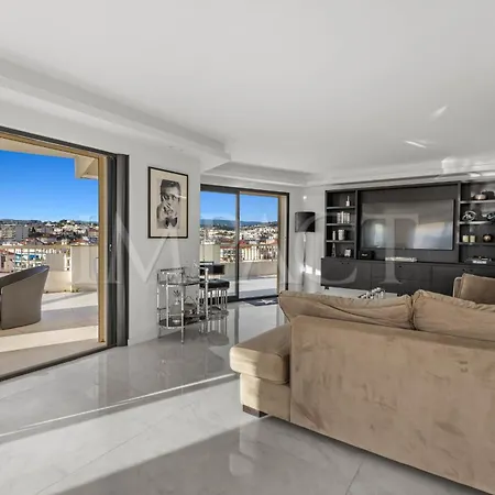Ref 2027 - Centre - For Rent Cannes