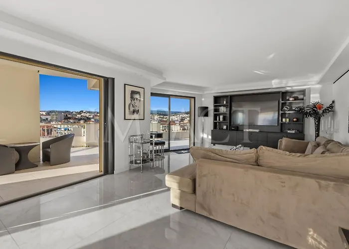 Ref 2027 - Centre - For Rent Cannes