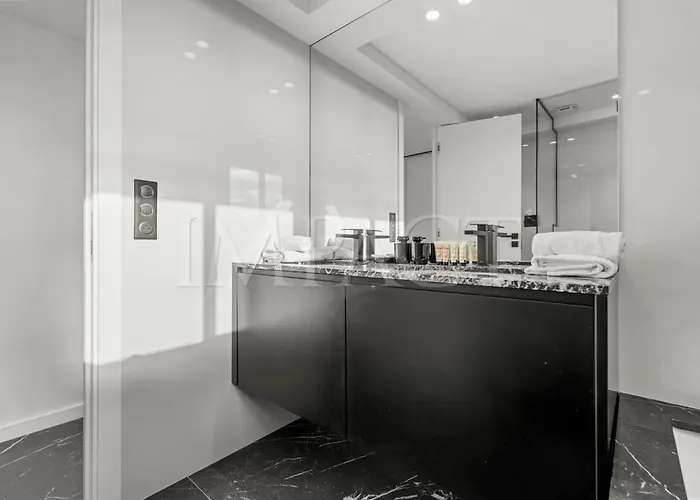 Ref 2027 - Centre - For Rent * Cannes