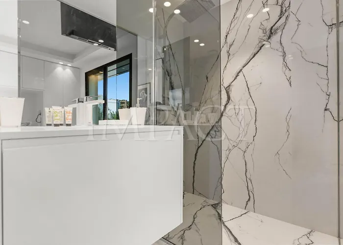 Ref 2027 - Centre - For Rent Cannes