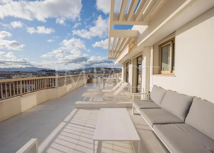 Ref 2027 - Centre - For Rent * Cannes