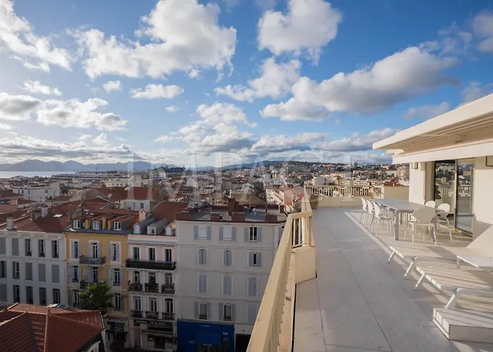 Ref 2027 - Centre - For Rent * Cannes