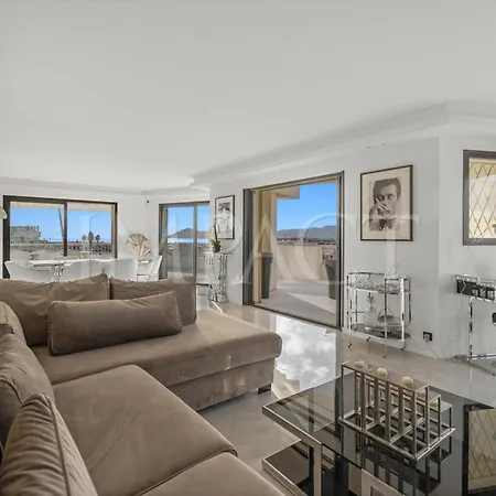 Appartement Ref 2027 - Centre - à Louer Cannes