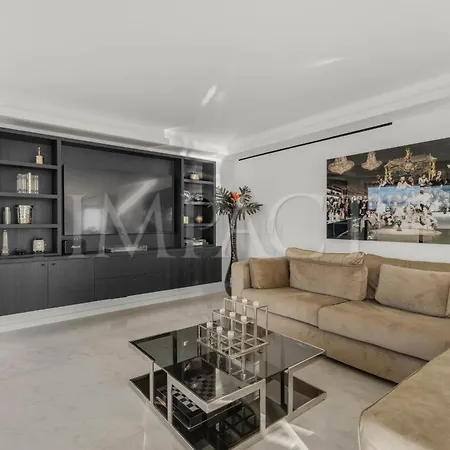 Ref 2027 - Centre - à Louer Appartement Cannes