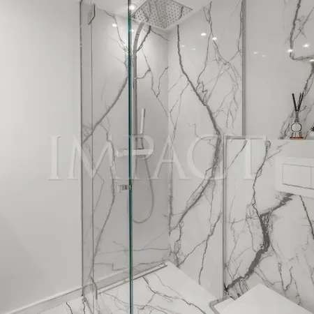 Ref 2027 - Centre - For Rent 戛纳