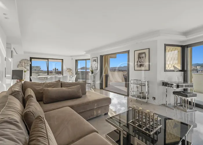 Appartement Ref 2027 - Centre - à Louer Cannes