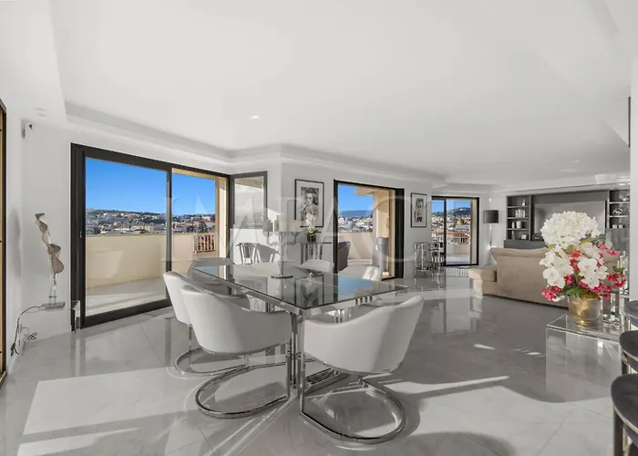 Ref 2027 - Centre - For Rent Apartman Cannes