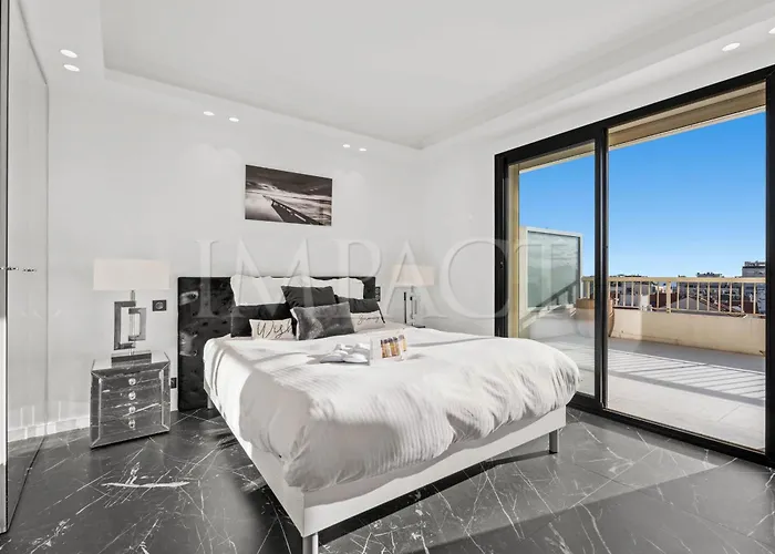 Appartement Ref 2027 - Centre - à Louer Cannes