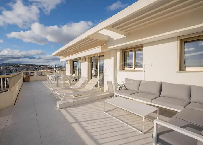 Appartement Ref 2027 - Centre - à Louer Cannes