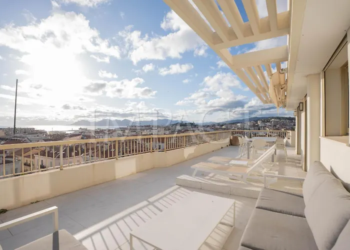 Ref 2027 - Centre - For Rent Cannes