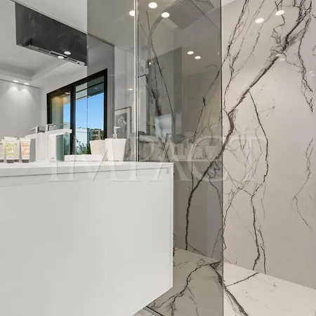 Ref 2027 - Centre - For Rent Cannes